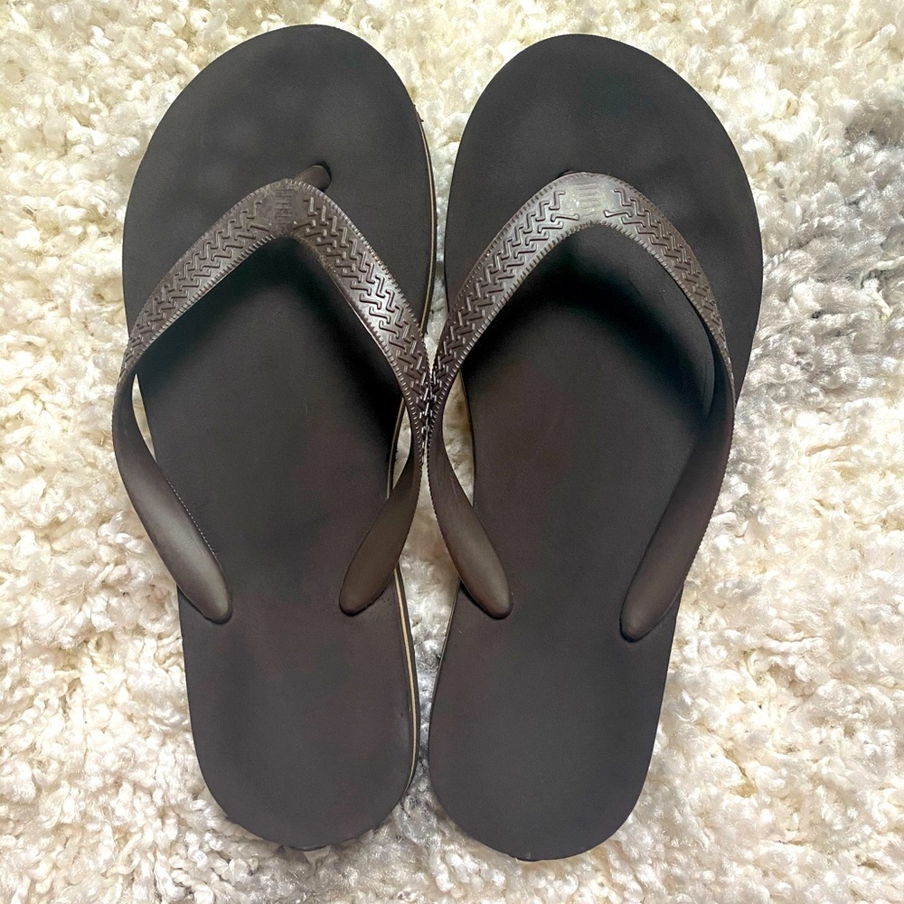 GAP Body Sz 7-8 Flip Flops